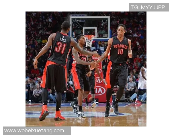 如果足球迷被球星打了应该怎么办 如何应对球场上的意外冲突